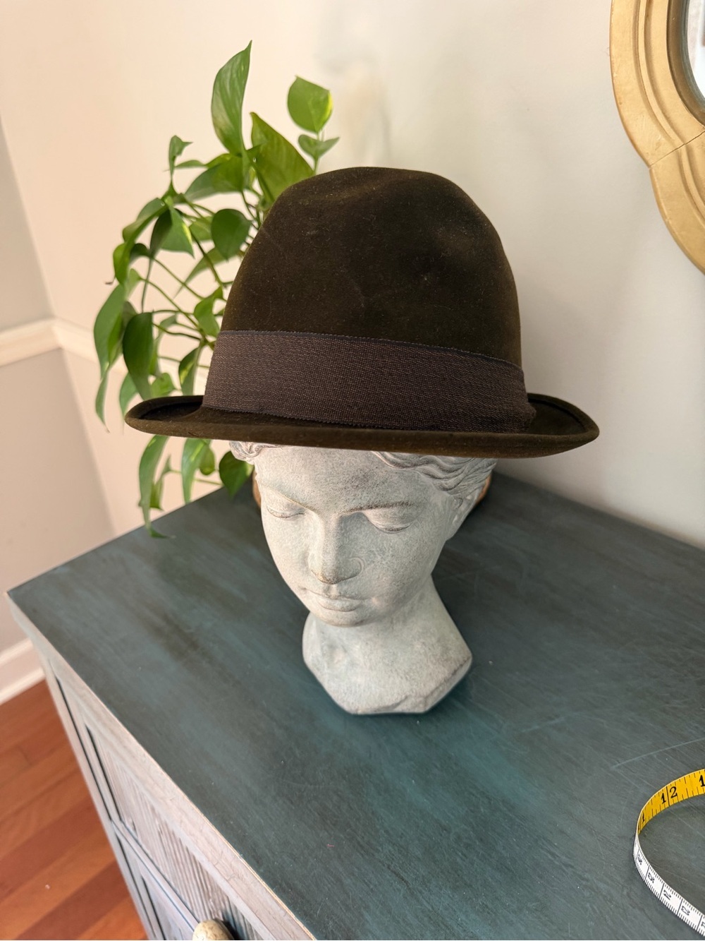 Stetson vintage Fedora hat dark brown 7 1/4. 
Wide hat band